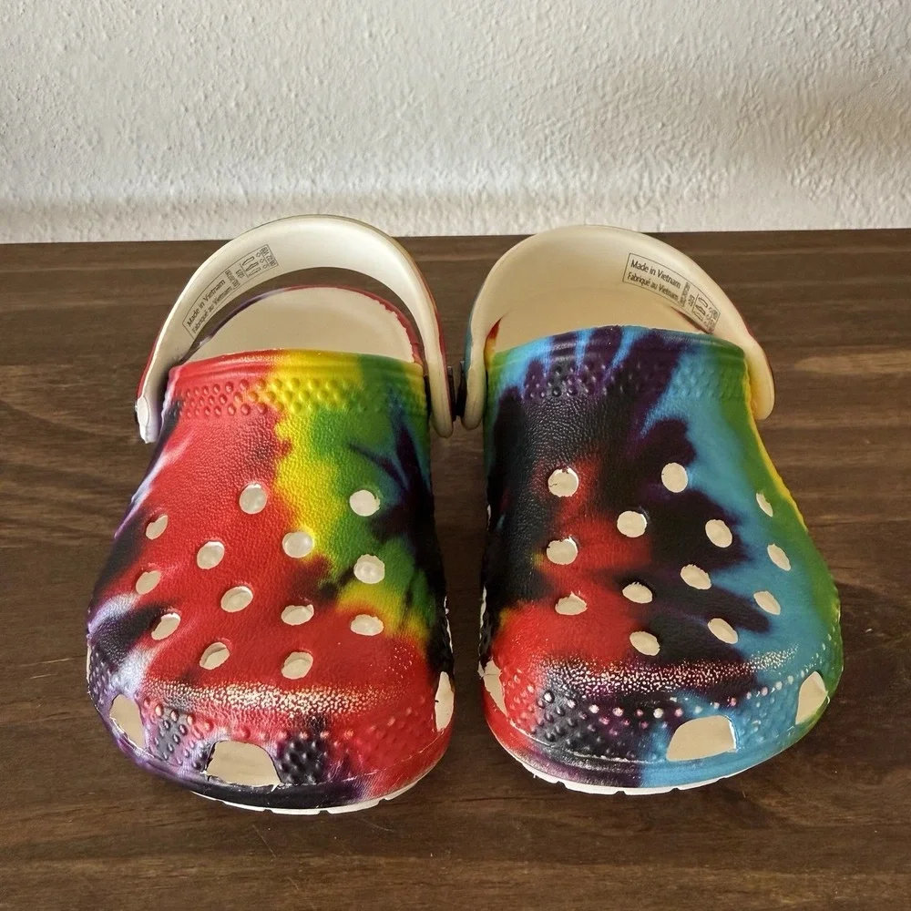 Crocs Classic Tie Dye Clogs Toddler Size‎ C2/3 Multi Color Rainbow Slip On Shoes